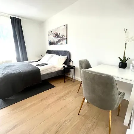 Isabellas: Near To Trainstation Apartment Linz