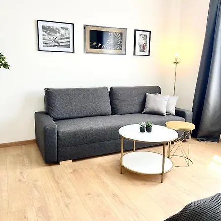 Isabellas: Near To Trainstation Apartment