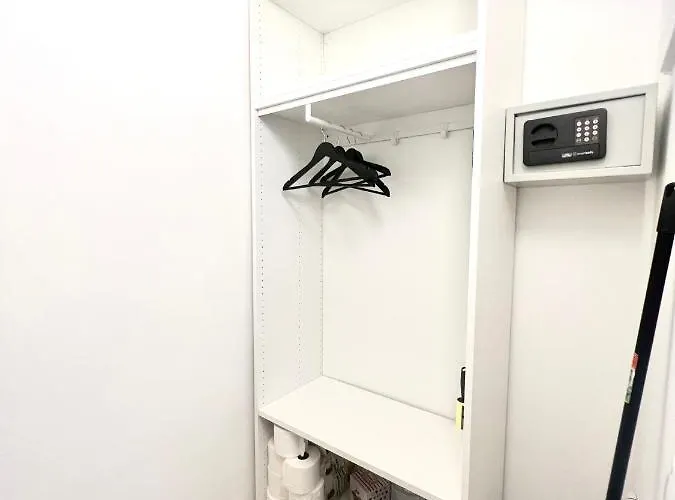 Isabellas: Near To Trainstation *